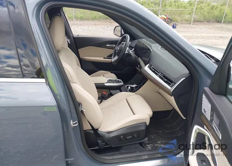 2023 BMW X1 xDrive28I z USA, uszkodzony, nr VIN WBX73EF06P5W75006